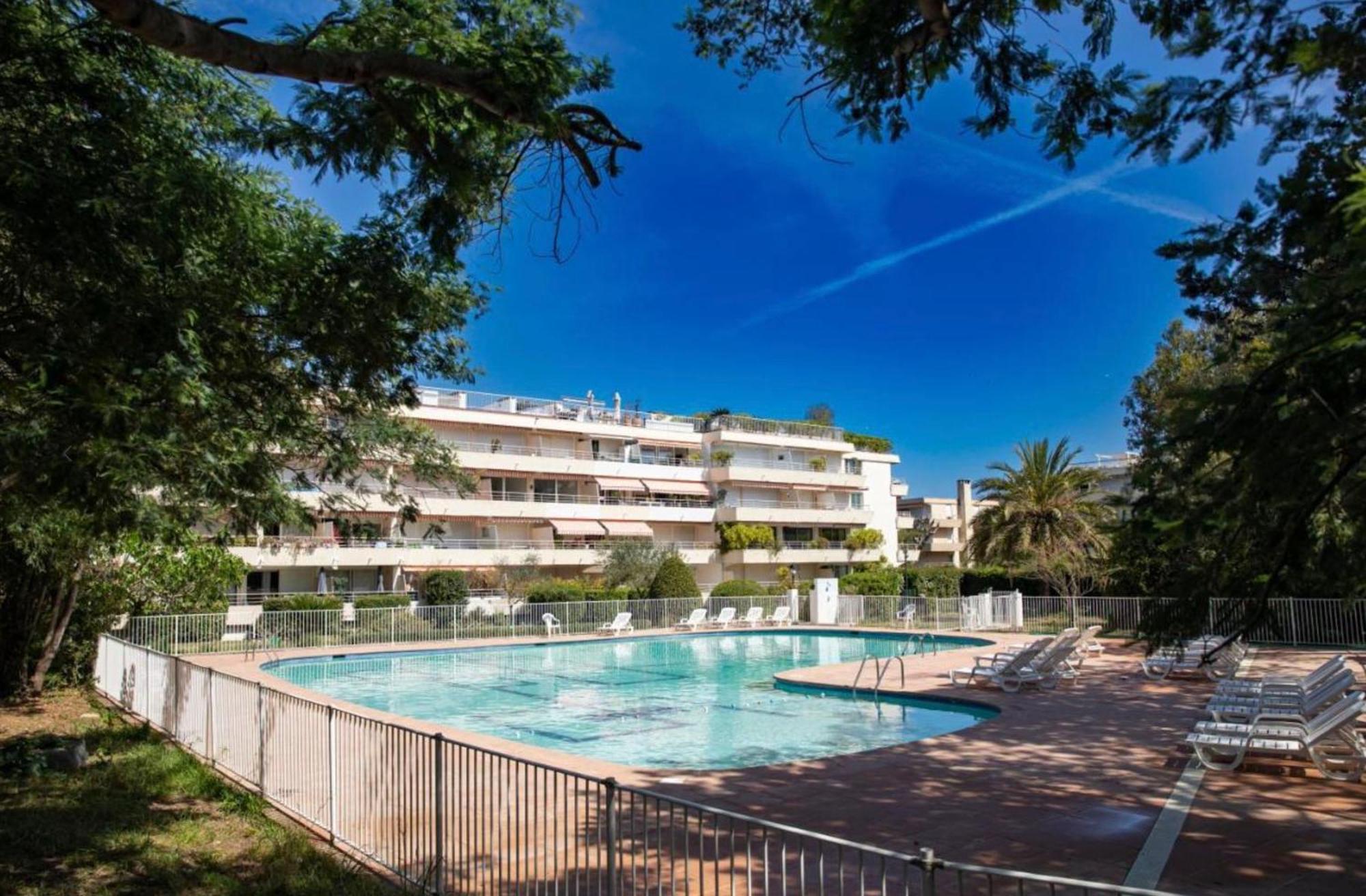 Апартаменти Un Nid A Saint Tropez Екстер'єр фото